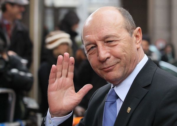 Traian Băsescu va primi cetăţenia Republicii Moldova