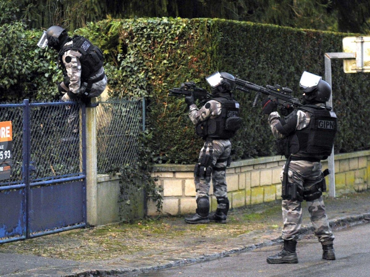 Franţa a dejucat un atentat care viza obiective militare