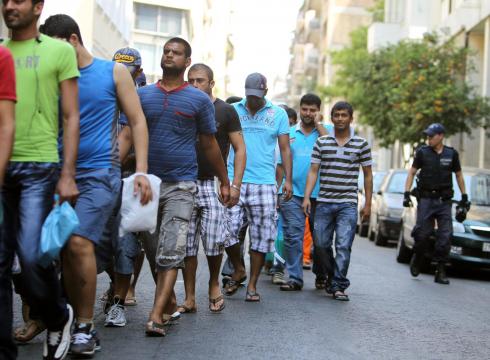 Guvernul Greciei susţine că nu are mijloacele necesare pentru a face faţă afluxului de imigranţi