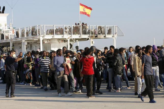 Comisia Europeană: România ar urma să preia 4.646 dintre cei 120.000 noi refugiați 