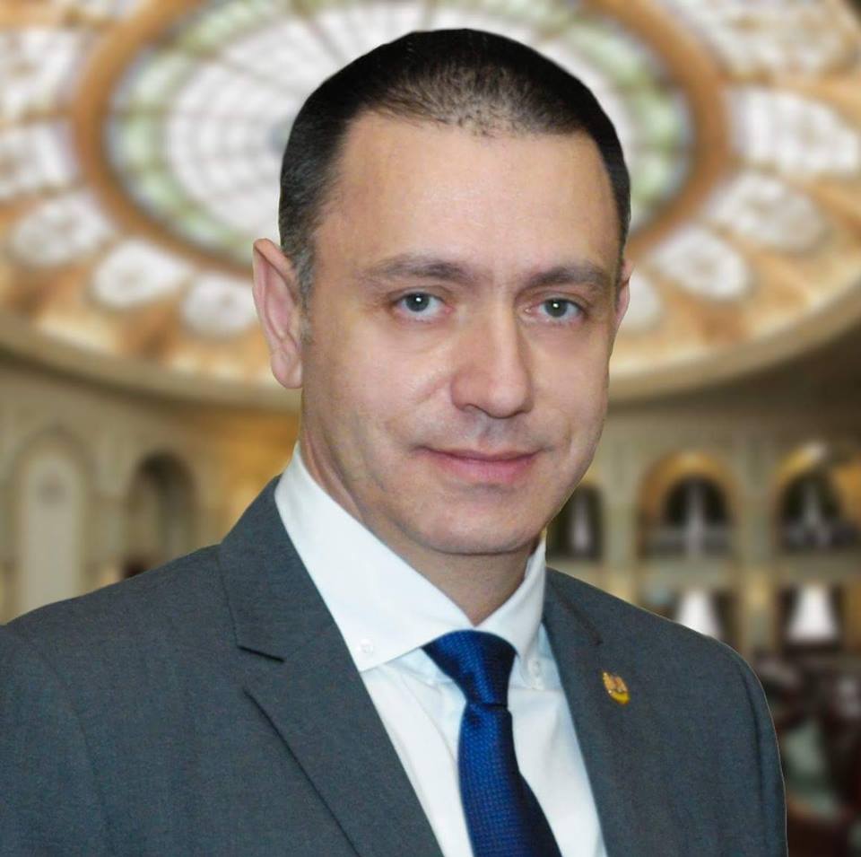 Senatorul Mihai Fifor îl trimite la colţ pe Gheorghe Falcă