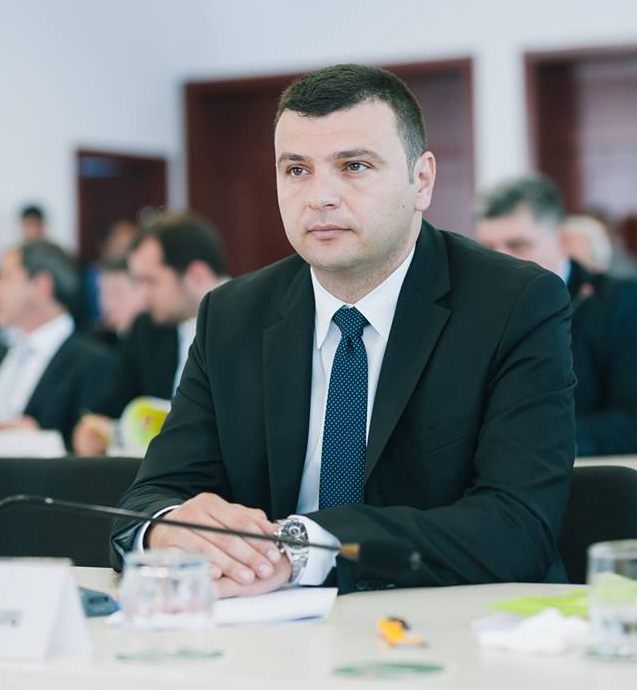 Sergiu Bîlcea (PNL): “Profesorii sunt nemulţumiţi de atitudinea PSD şi de legea salarizării unitare!”