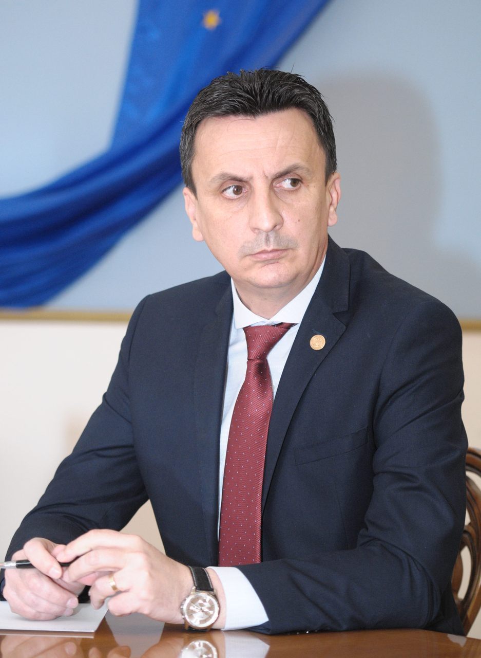 Florin Tripa : „Politrucii de la PNL Arad confundă banii județului cu averea personală“