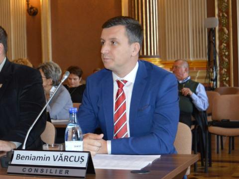 Beniamin Vărcuş : „Vom vota doar un contract de salubrizare ce aduce cetăţenilor corectitudine administrativă şi performanţă în planul deservirii.”

